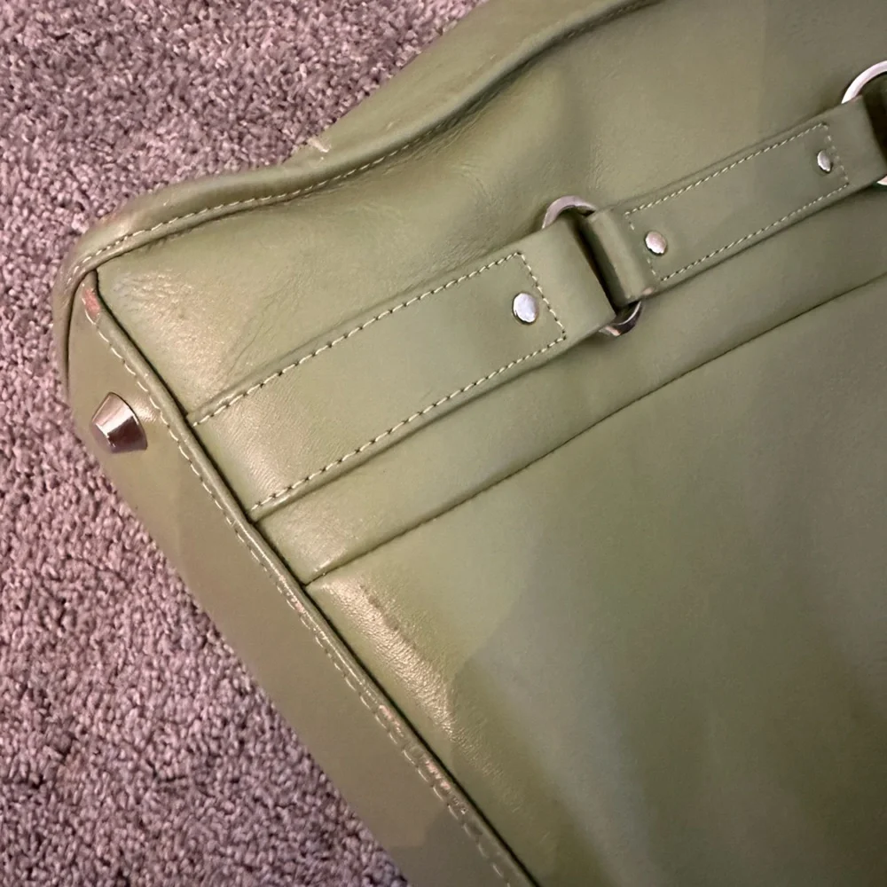 Piel VERTICAL BELTED BUSINESS TOTE